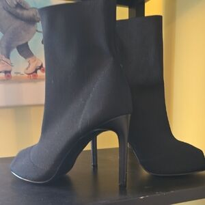 Elegant Black Women's Boots Charles By Charles David